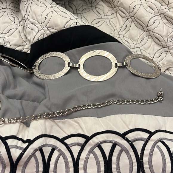 SALE!! CHUNKY SILVER OVAL CHAIN BELT ๐ฅ๐ฅ๐ฅ - Picture 10 of 10
